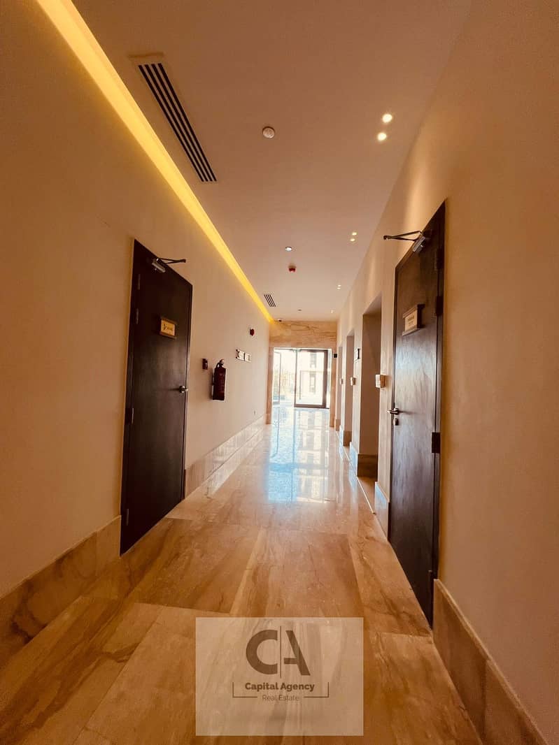 4 c1aef494-57e4-4ad1-be84-5d6498a68dd8. jpg