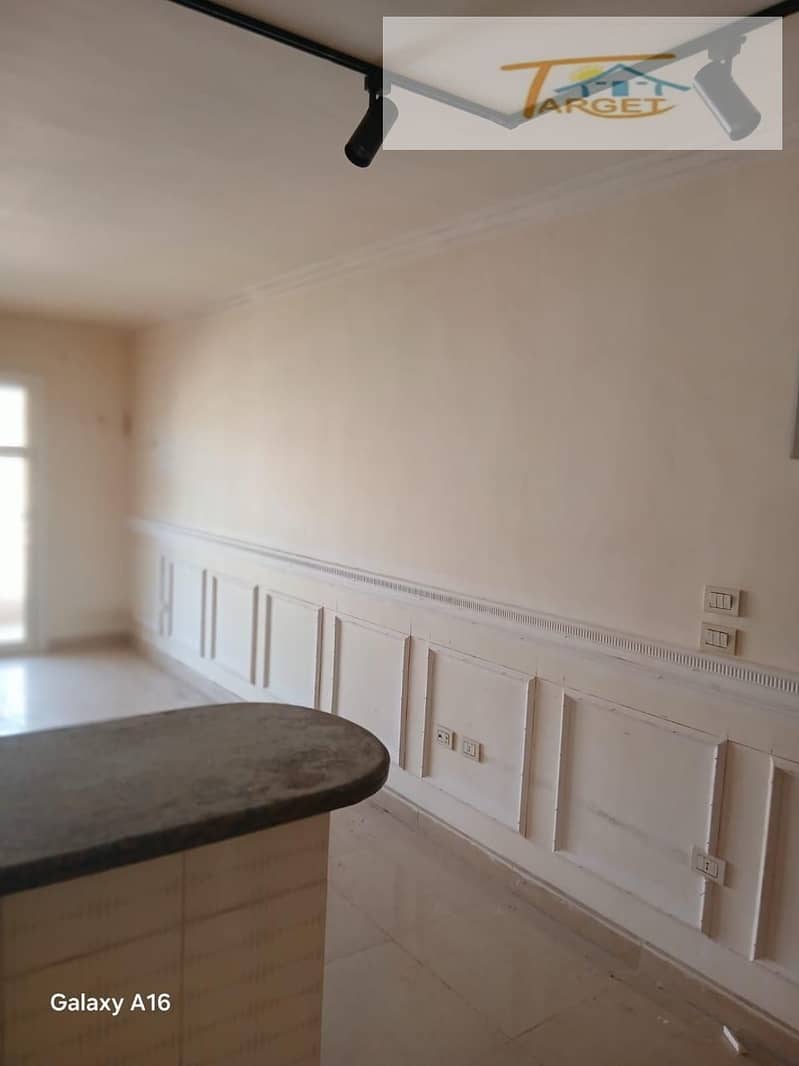 10 09466e3a-cbfd-47bd-bbd3-20b715b3d6c9. jpg