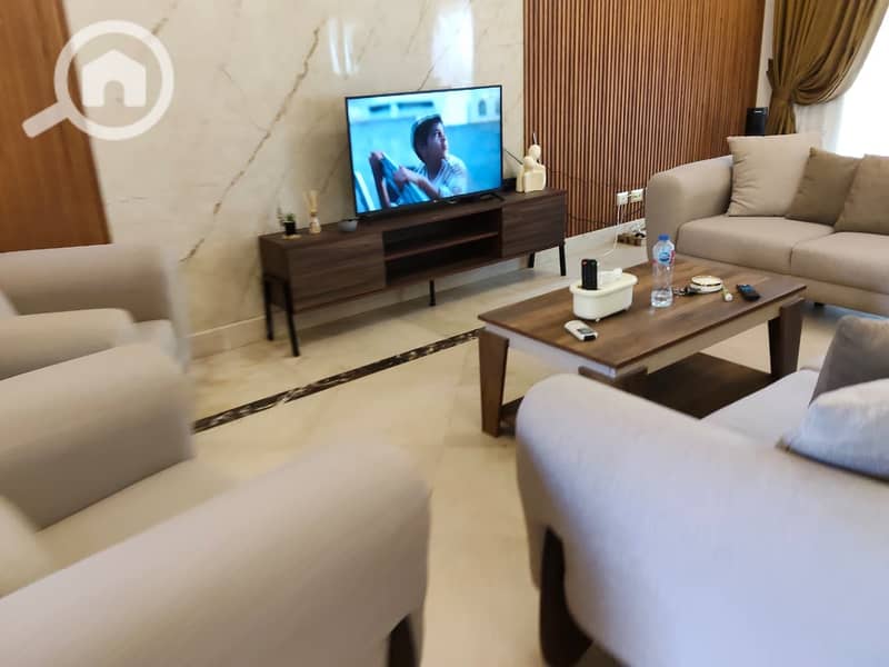 4 76d13efd-8823-48d0-8ccb-29a2fbda695c. jpg