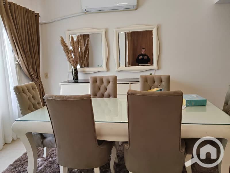 11 d2d2c61e-4bff-46e4-90d1-2d7da2ce7a5f. jpg