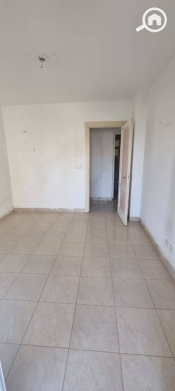 5 5c7f7bbf-5cb1-48cf-851c-45f64103285c. jpg