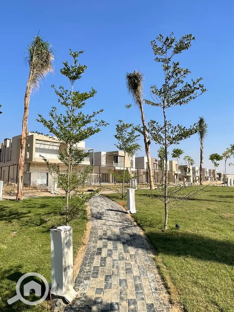 14 f45c53c5-23ea-4add-8ae4-3277ff62e310. jpeg