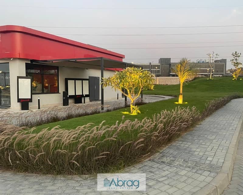 4 9318e3c8-e925-47f3-bcd1-921d50e01925. jpg