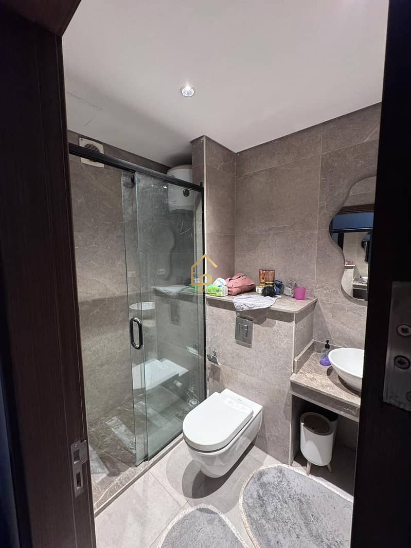 4 5acc9692-f046-43bf-838a-606370a506a8. jpg