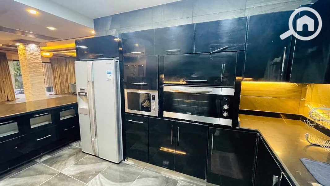 4 5b626e73-16d8-4ed8-a19e-6f45ed725dc7. jpg