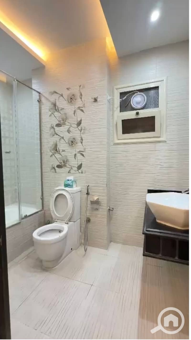 7 780ea458-4196-4f8f-b76b-13b810a71d81. jpg