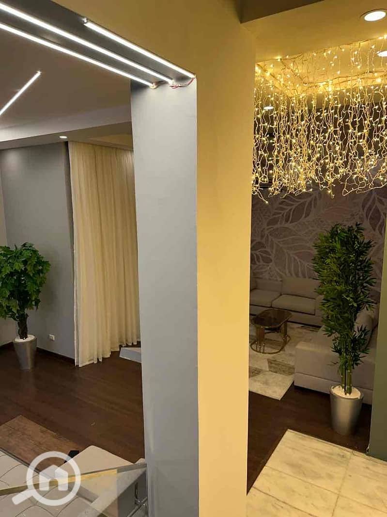 15 0425c158-48e6-47ef-97f6-86faa4f546a0. jpg