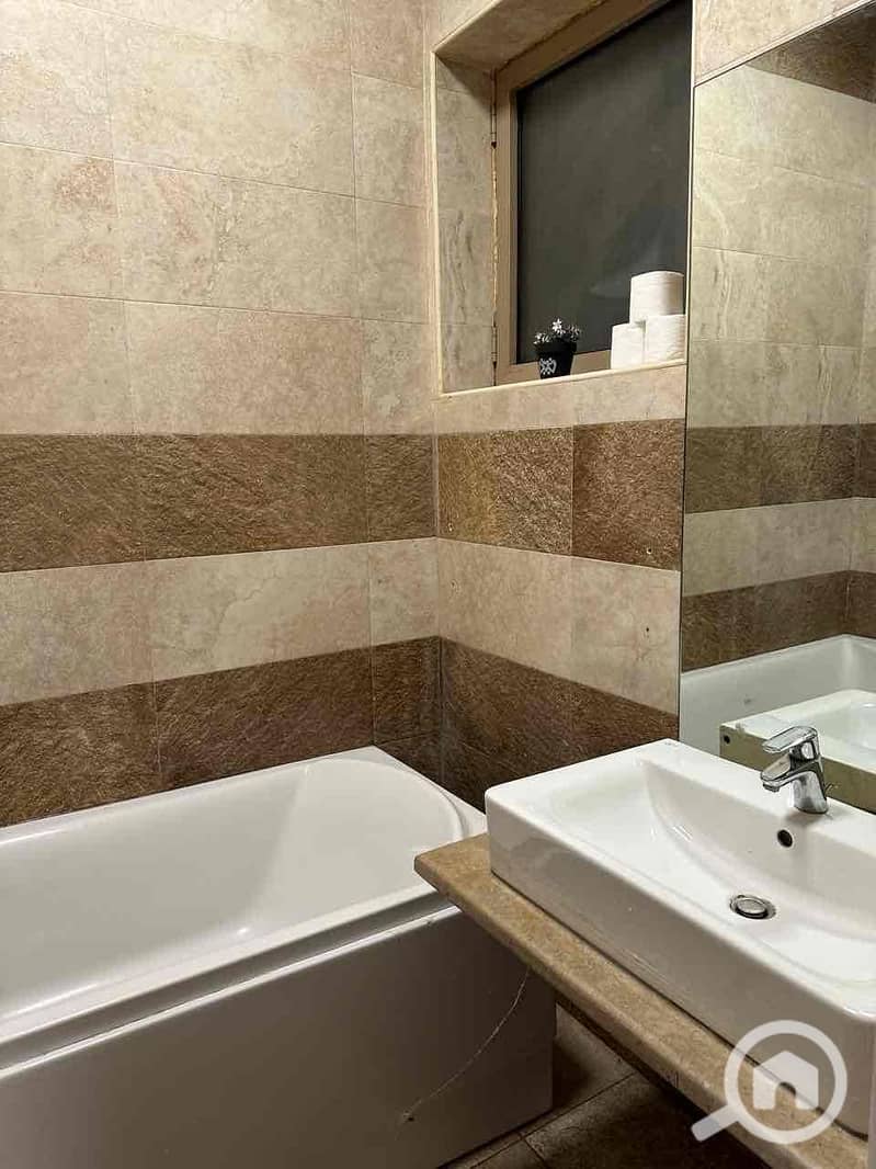 16 a6569540-24b1-4a9c-a975-7c5c983813f0. jpg