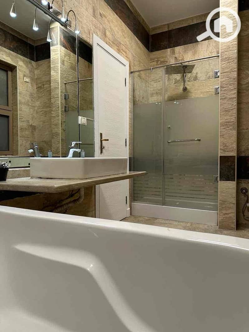 22 28991228-a2df-494c-8f92-9b1569a69c91. jpg