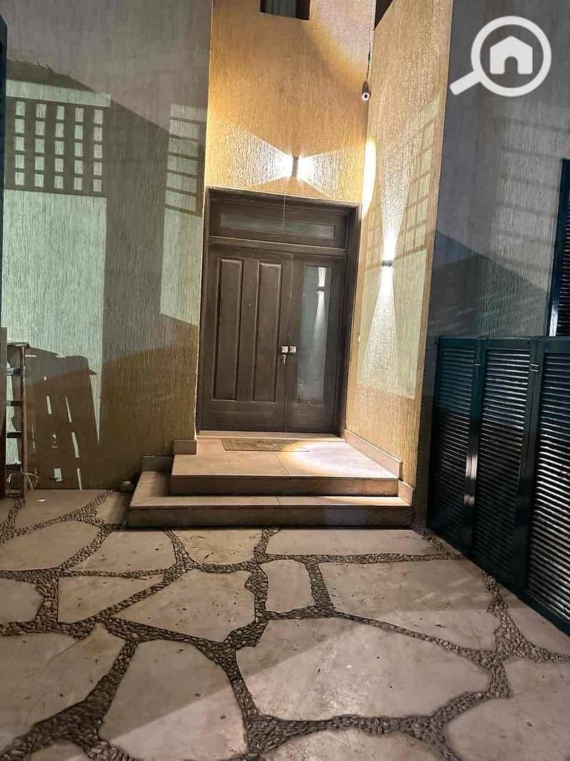 25 dfae1a0b-f48d-4421-a333-c41a1ed4a39f. jpg