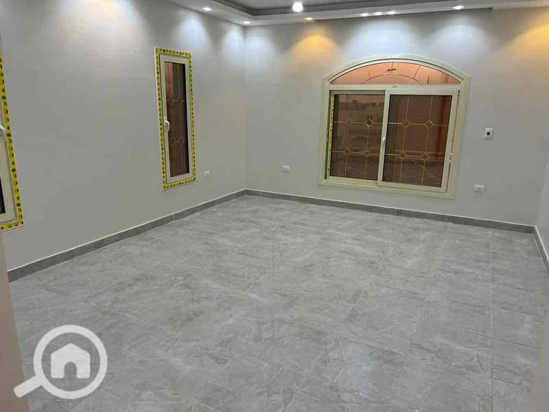 7 cb1f04bb-b315-4d82-aa32-1a47f7c7a83c. jpg