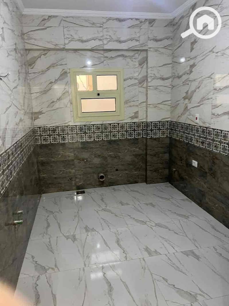 10 15293715-d6ad-4b0e-a933-9e85fa589750. jpg