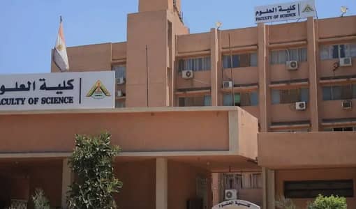 أرض سكنية  للبيع في بنها، القليوبية - عماره للبيع اربع ادوار مسجله وخالصه - بنها - خلف كليه علوم - من المالك