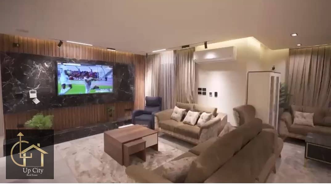 4 388cb8b9-0e9a-4d5d-becc-2c6a44eeb07f. jpg