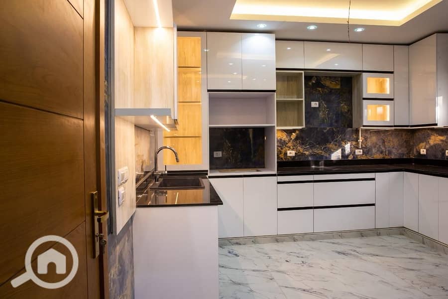 6 7f25c9d9-1b11-497e-8fdd-9ab3fc1af364. jpg