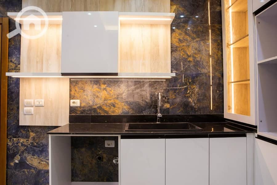 10 6873ddc9-59f3-4dac-be1b-7f7503b7fbbc. jpg