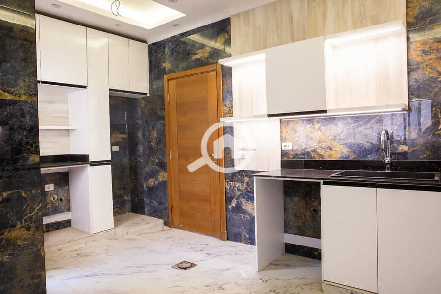 12 87140551-c928-4f59-940e-74fb9b3ec392. jpg