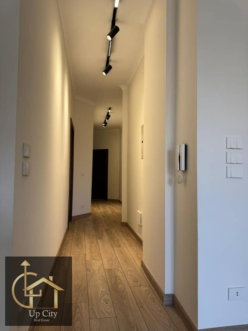 4 10348a9e-7556-4ffc-84af-30444562560d. jpg