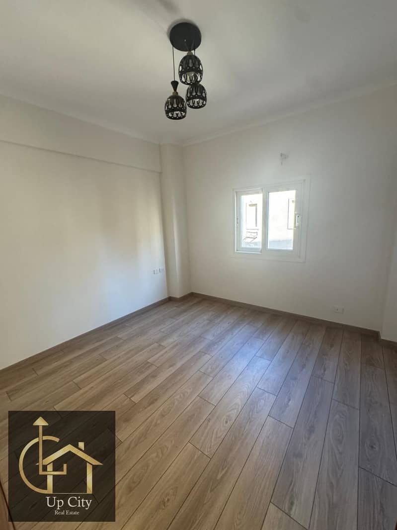 5 6e3e9946-d0bf-42e2-aa7a-b19f9c5fa262. jpg