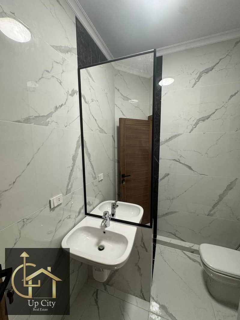 8 22f42b2e-0c32-4ead-88c4-527a0c5711d2. jpg