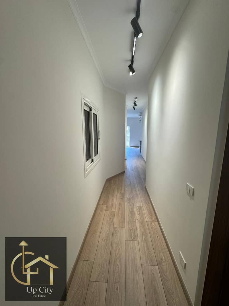 9 530b4845-1acb-47f0-b14e-60fb986295d3. jpg