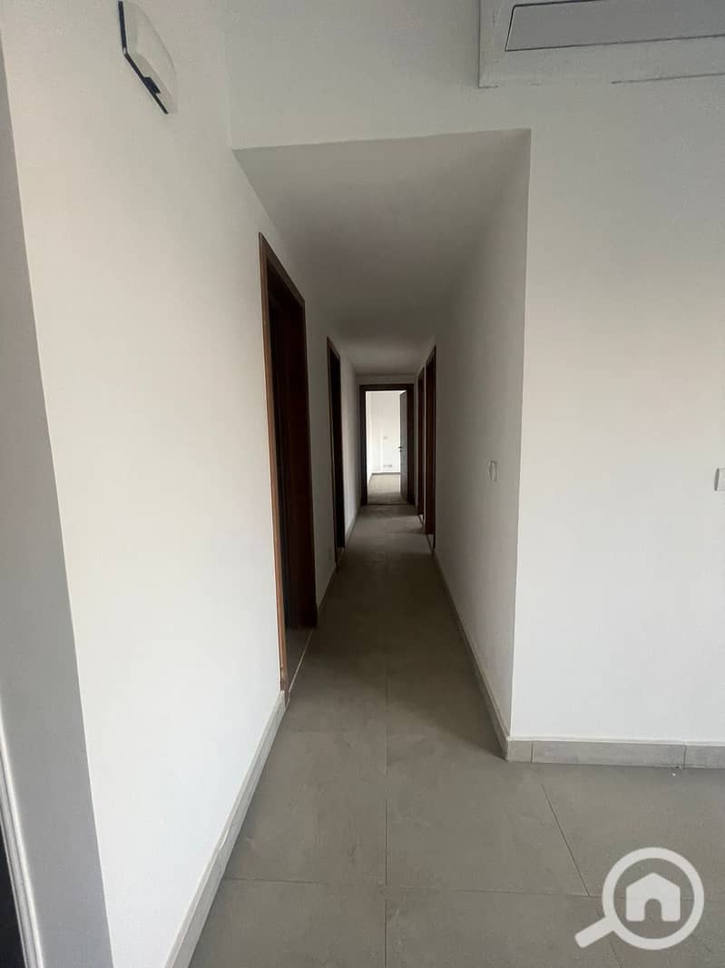 7 4db22700-96f5-4728-8dd0-1b8e2e553664. jpeg