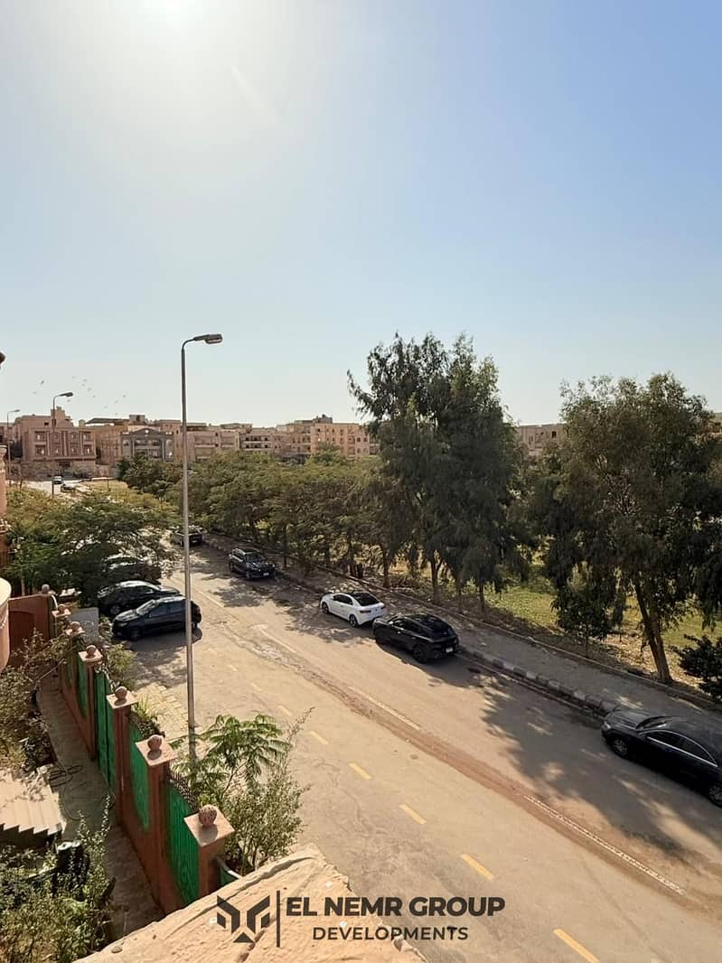 2 2c192cc5-6f39-4e17-b03f-63f52d1244c0. jpg