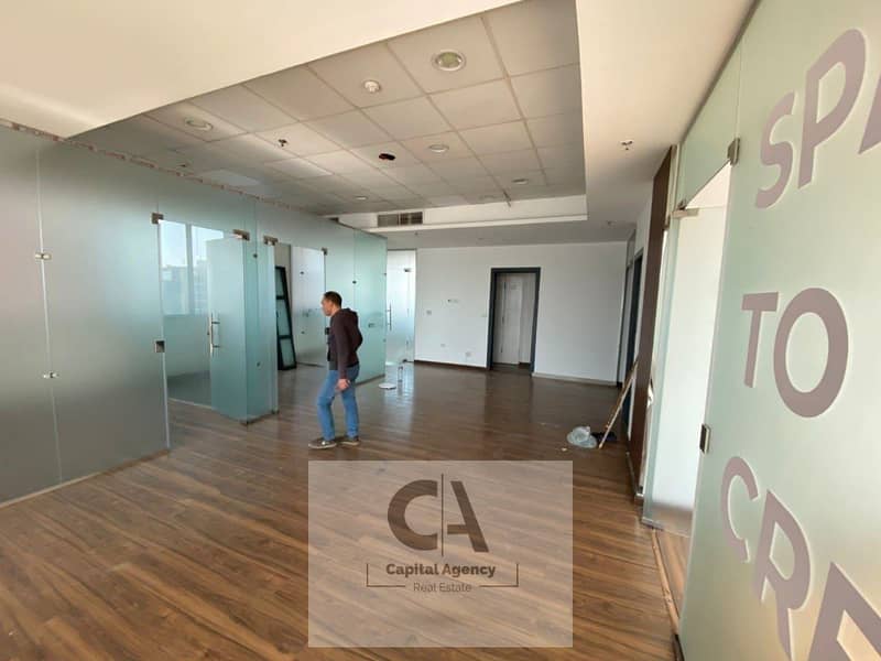 4 e642885e-6d36-4a1d-9816-497c34499526. jpg