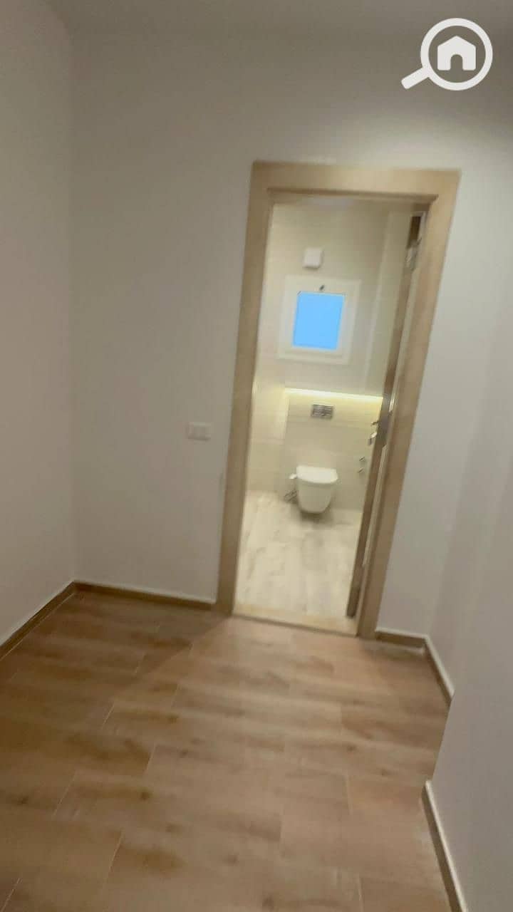 7 83c61550-5d7d-4df0-9b71-a05402b9d24d. jpg