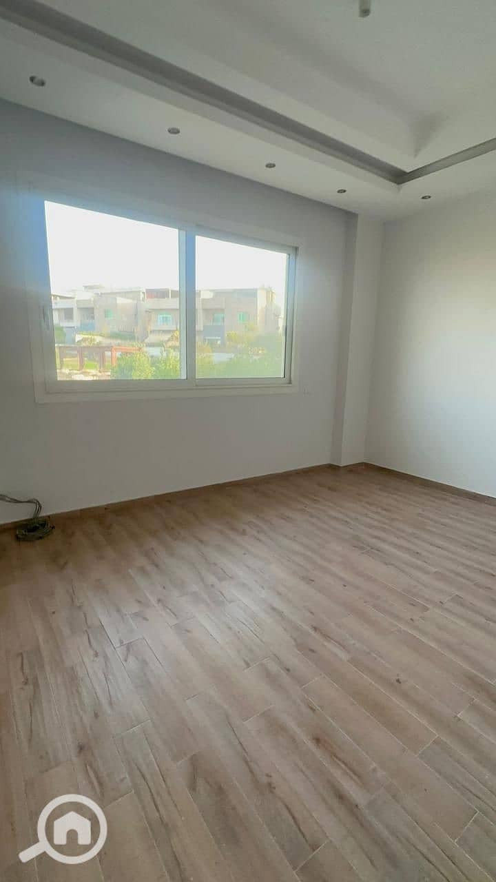 9 f9f4f16f-a260-4c80-a082-d968ecf97709. jpg