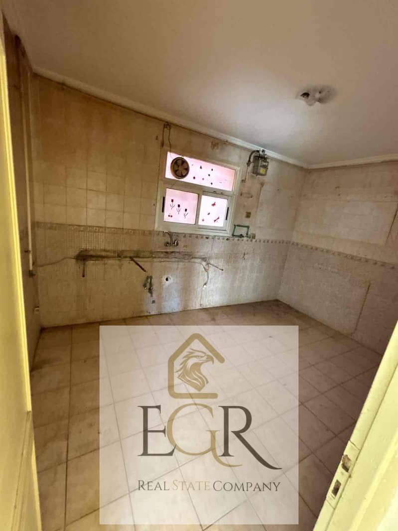 7 42f2e44c-5fc0-489b-851f-4dc1ce155c16. jpg