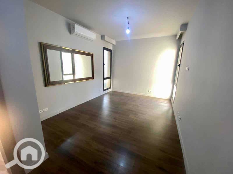 10 f0f4e6cf-3a64-4eca-b31e-e5f55aceee14. jpg