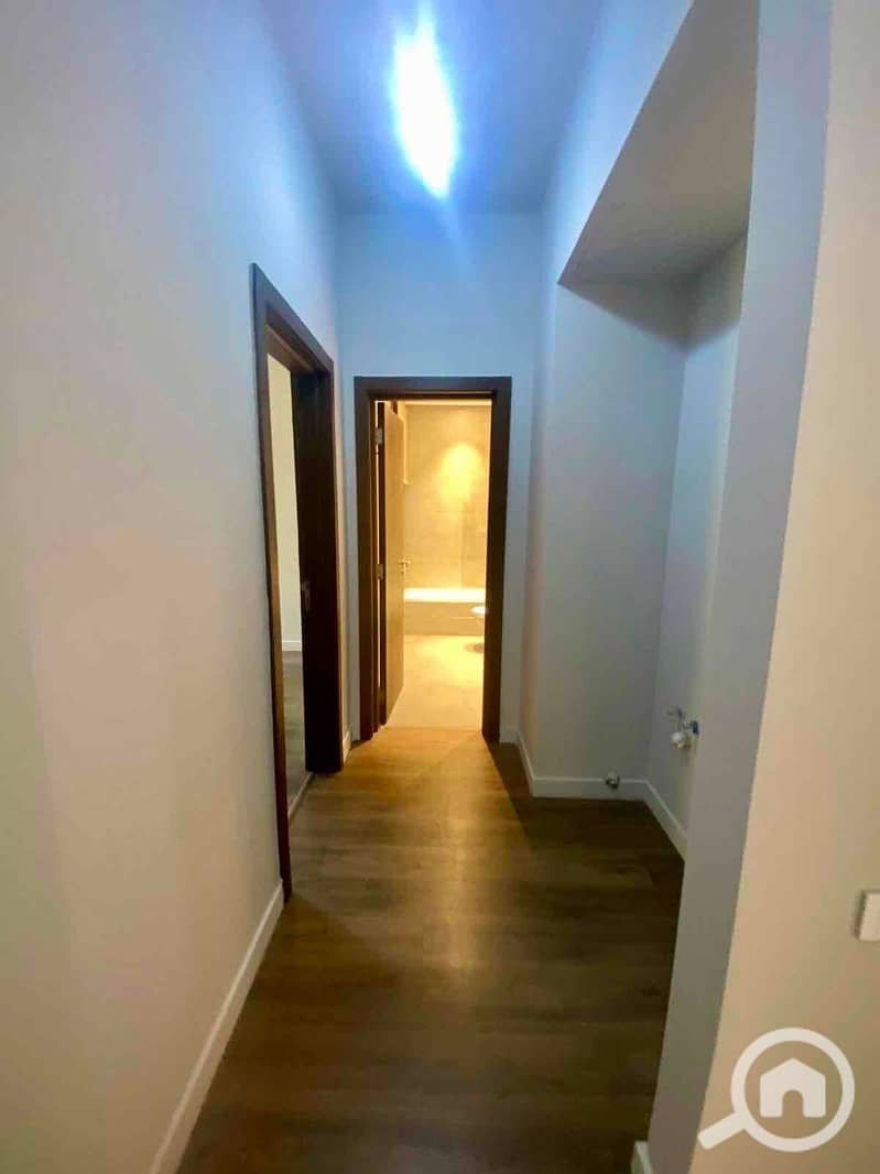 16 ebcd7568-b113-42a6-8e24-e2db749e4e15. jpg