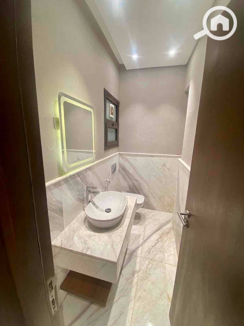 18 2c40b4a2-92e7-4b86-9548-059c7892ceb5. jpg