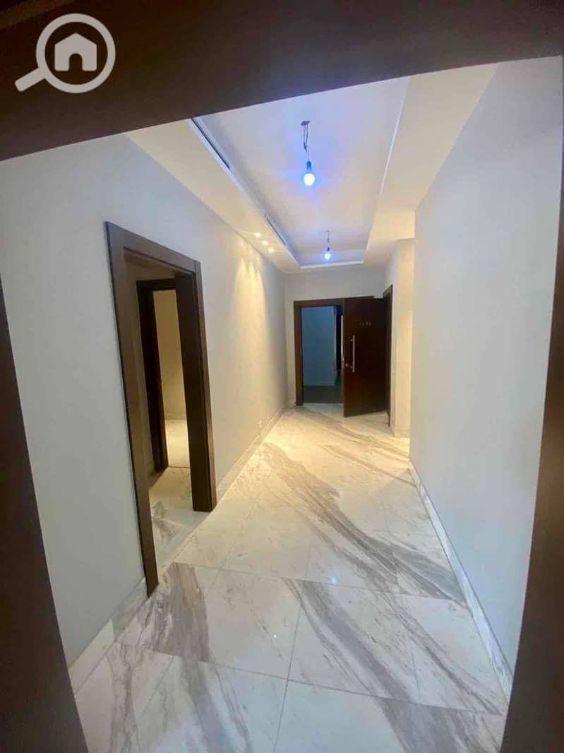 19 b468183b-5725-4727-a62a-3b4ee2ebe6fc. jpg