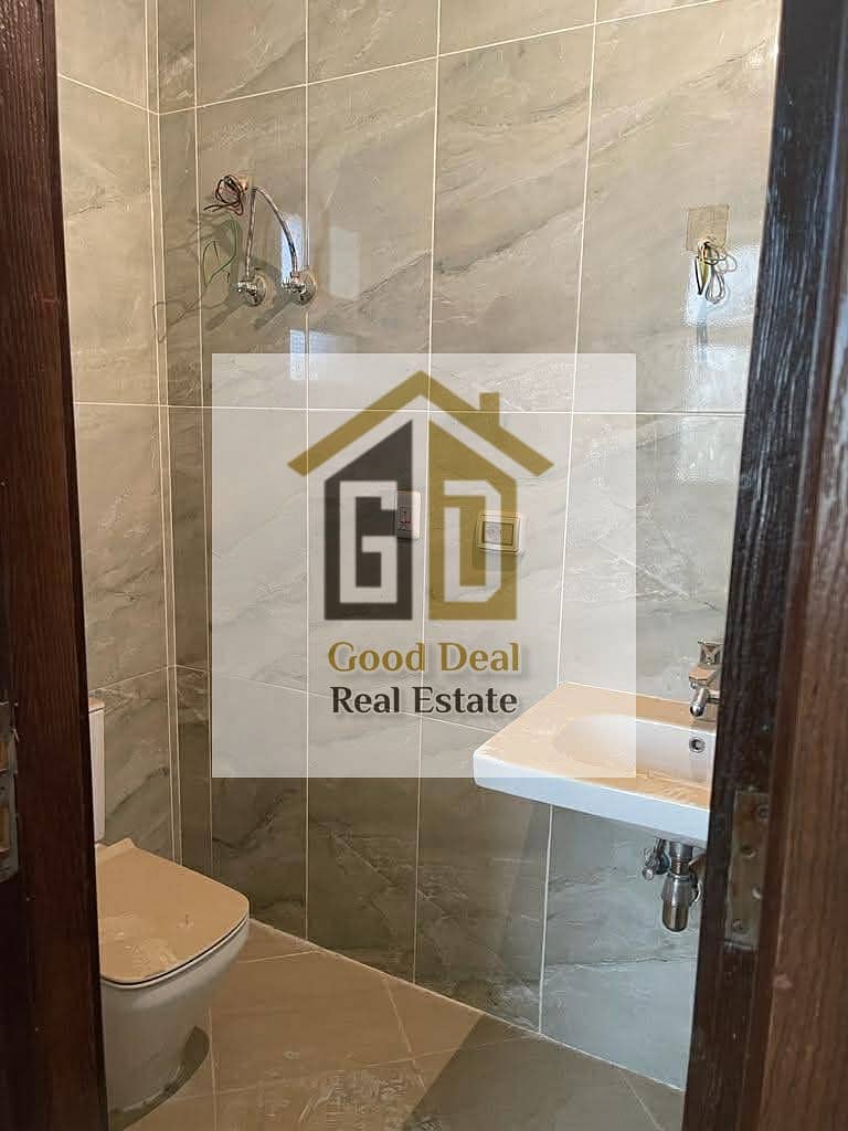 10 65736f33-6efb-496f-ac3d-354faa6b45b4. jpg