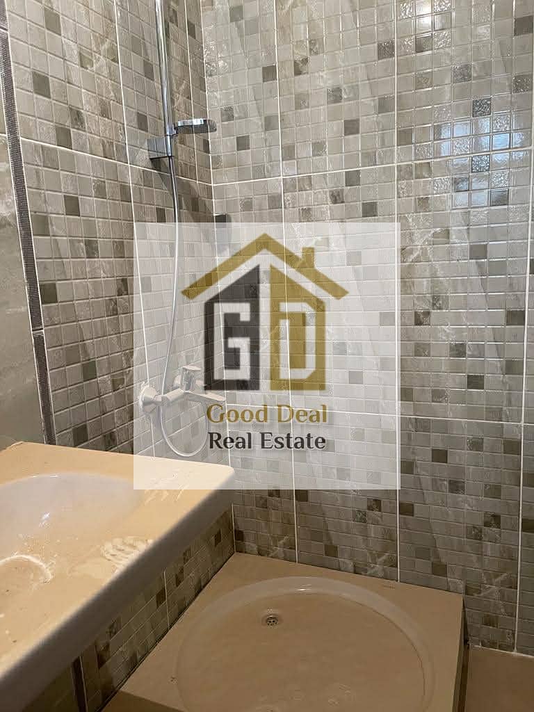 12 dc40474a-6f5b-455a-9326-6b64cf7b5132. jpg