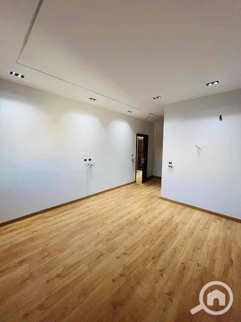 3 bd3d40f6-8716-487c-b01a-897ae85df236. jpg