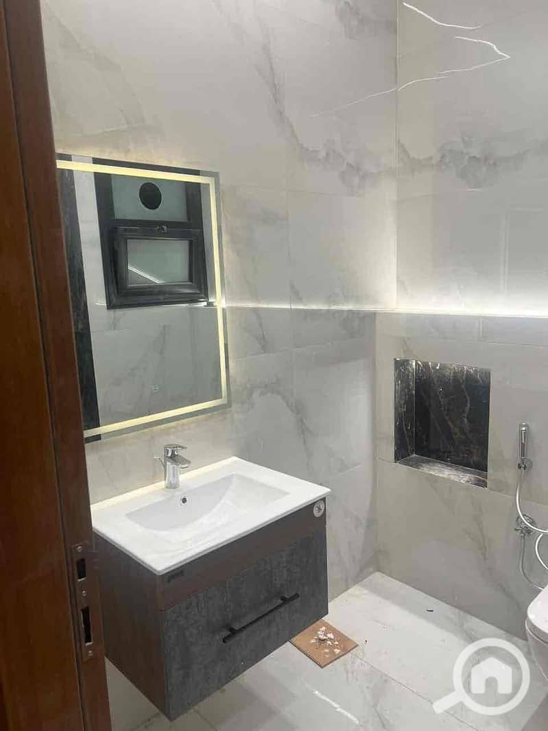 8 6e945fee-77f2-409a-bfae-cf10df60d721. jpg