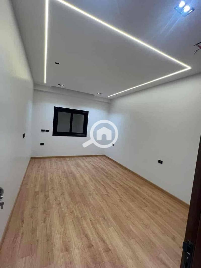 9 76137616-e59d-4111-a666-3111baca3608. jpg