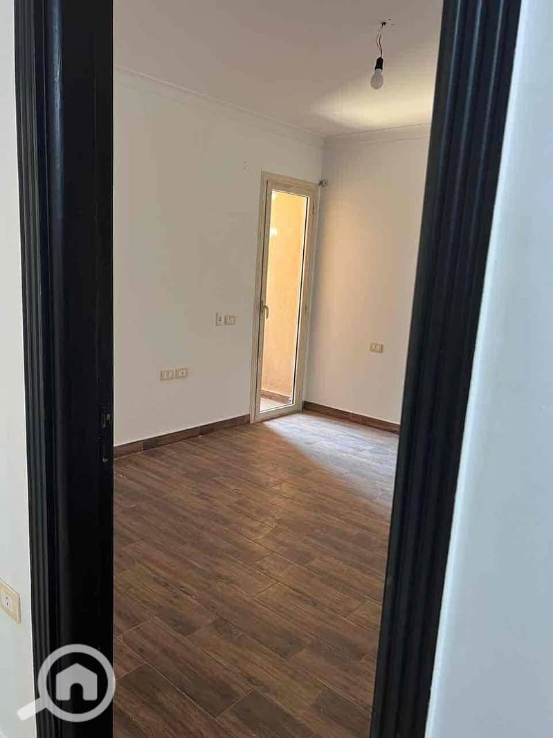 8 5e841546-7392-47fd-ac4c-f2464d6dc612. jpg