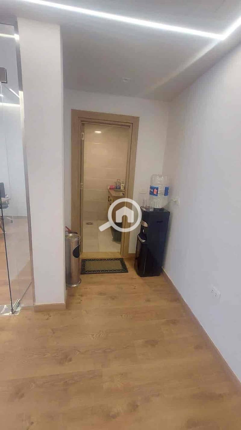 9 4f1ed670-98ee-43dd-ac62-f8878efd4754. jpg