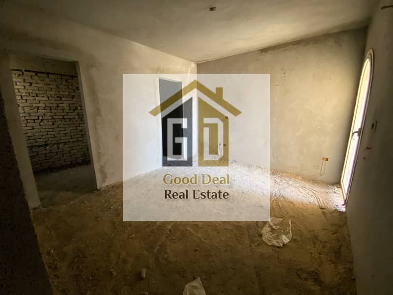 5 8c83f0c6-c6d9-47a5-b8df-802fd79b20e3. jpg