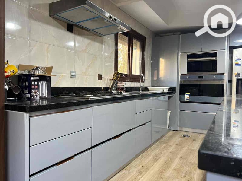 10 be876c77-0640-42d7-929b-dde3e0d64782. jpg