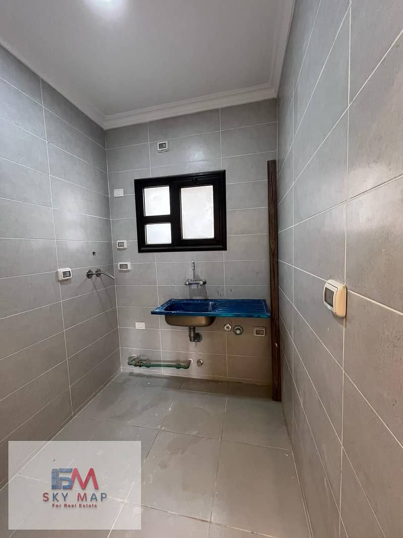 5 b9ca6dd9-a184-4331-976c-e8a3df6a4837. jpg