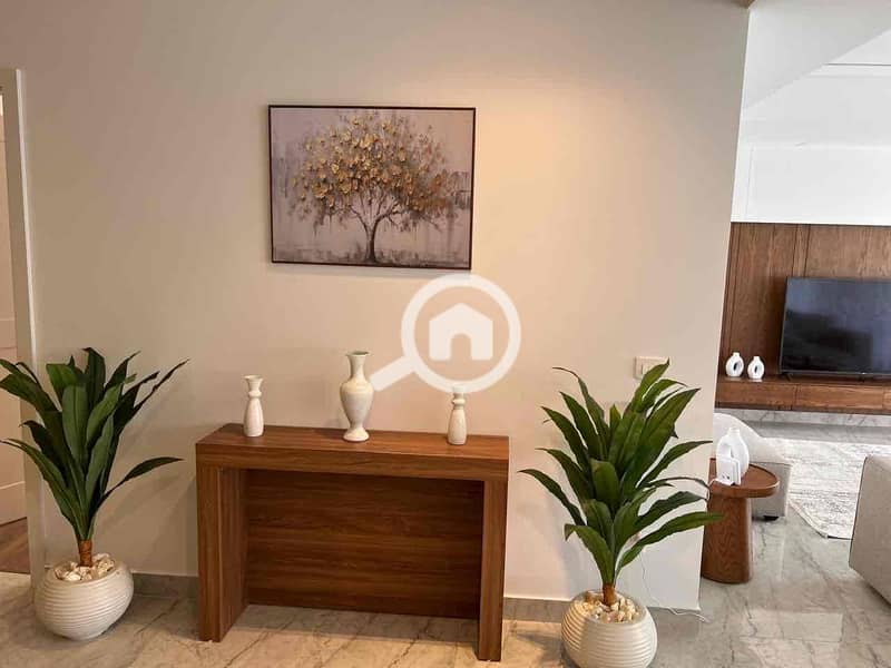 15 932cc546-e8f0-46b1-86c9-7af39bf8036a. jpg