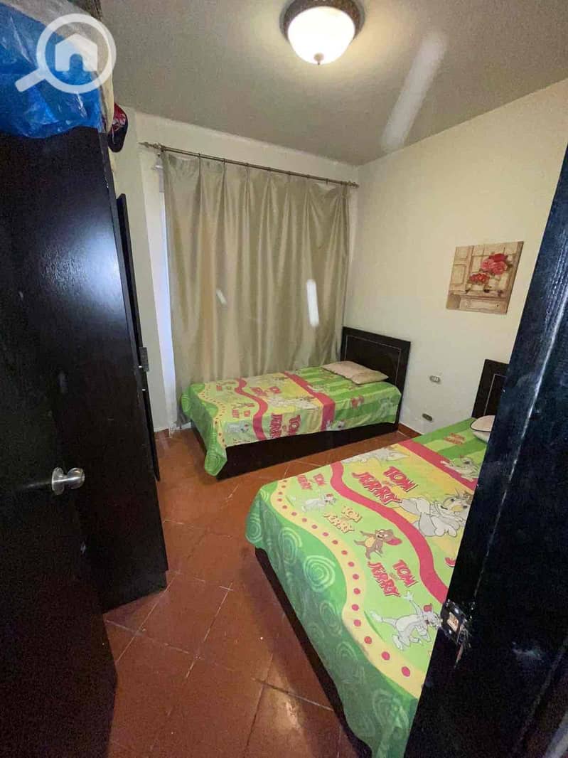 8 9e99dfc1-6948-4848-8b83-25f7f0d9d432. jpg