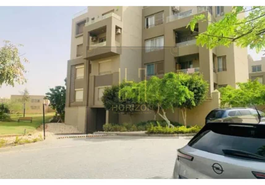 3 8428549-20fabo. jpg