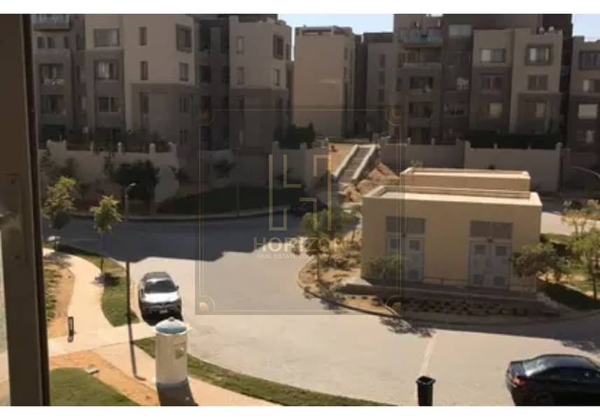 4 8448977-df2b2o. jpg