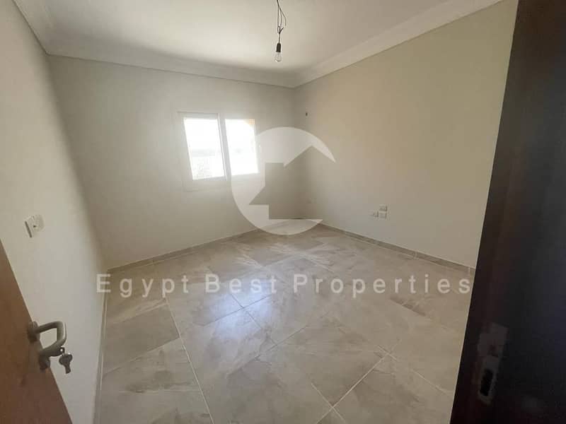 9 b56a3906-84ae-4fcd-8aba-e9f35b6c0b11. jpg